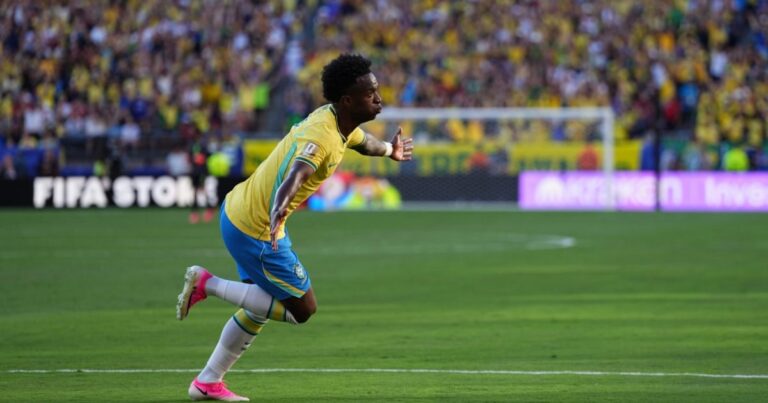 Dunga y Valdano analizan a Brasil en su debut