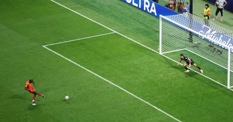 Yoane Wissa empata de penal para la República Democrática del Congo