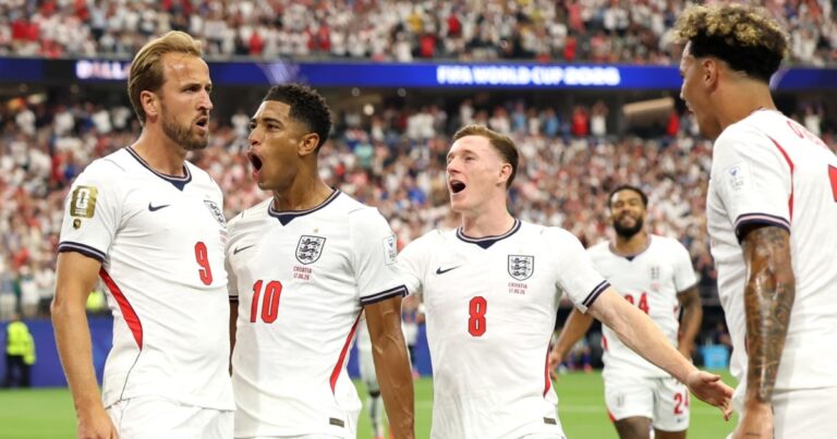 marca de penal tras repetición ordenada por el VAR ante Croacia