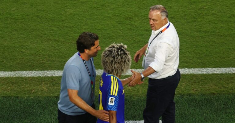 ¡Piel de gallina! Así celebró Dick Advocaat el primer punto de Curazao en un Mundial