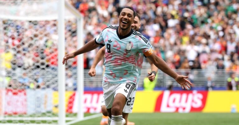 Bélgica resucita sobre el final y se clasifica a octavos