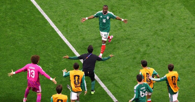 ¡Golazo! Julián Quiñones hace una obra de arte y México toma ventaja sobre Ecuador